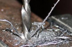 5 лучших способов, чтобы вытащить сломанное сверло из металла